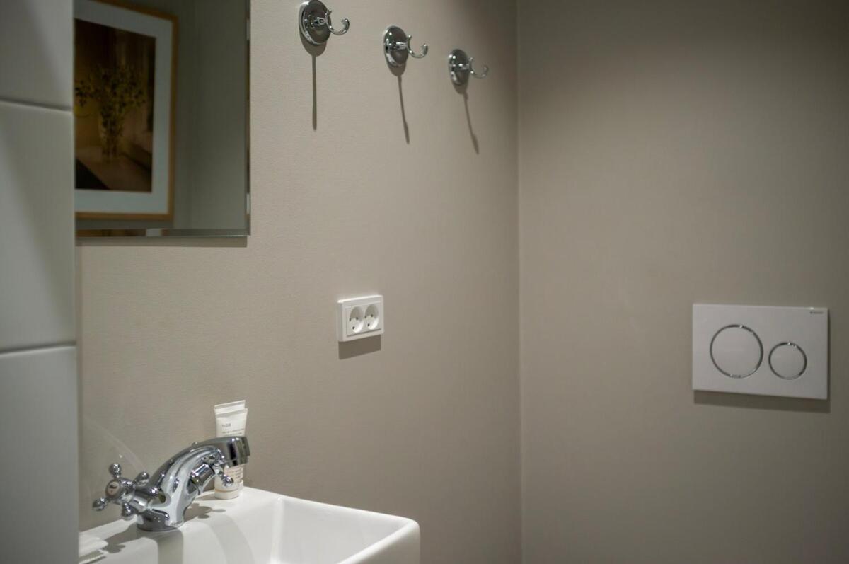 Royal And Luxurious 5br *
