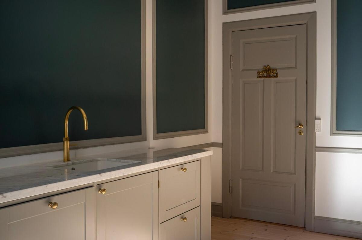 Royal And Luxurious 5br Apartment *