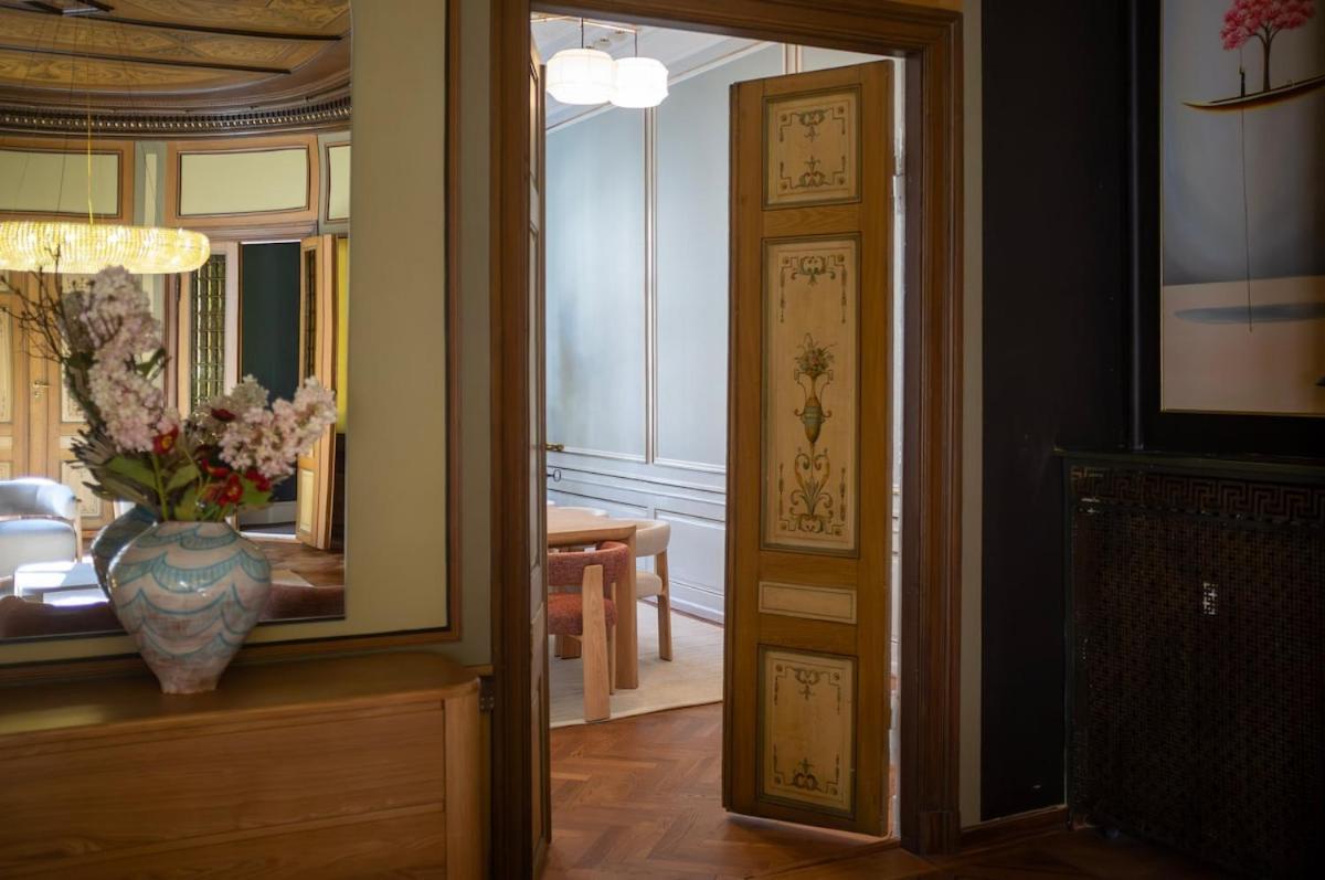 Royal And Luxurious 5br *
