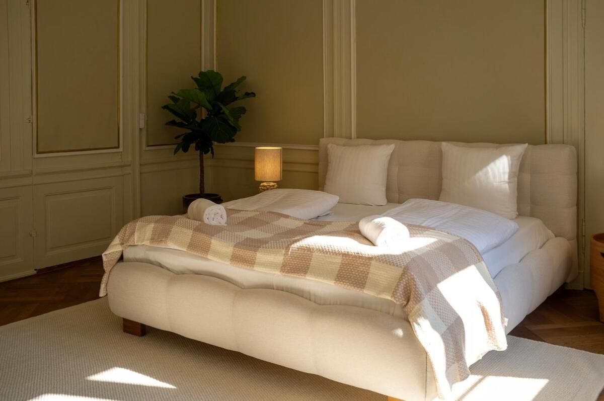 Apartment Royal And Luxurious 5br *