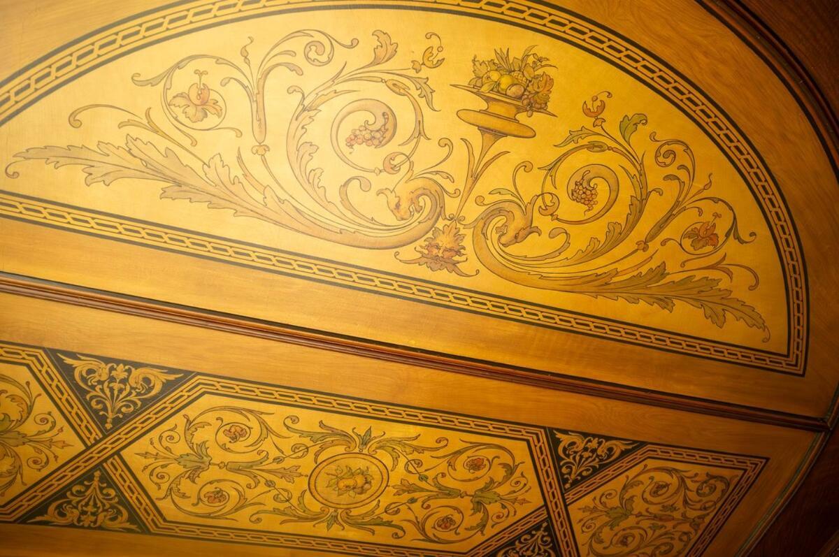 Royal And Luxurious 5br