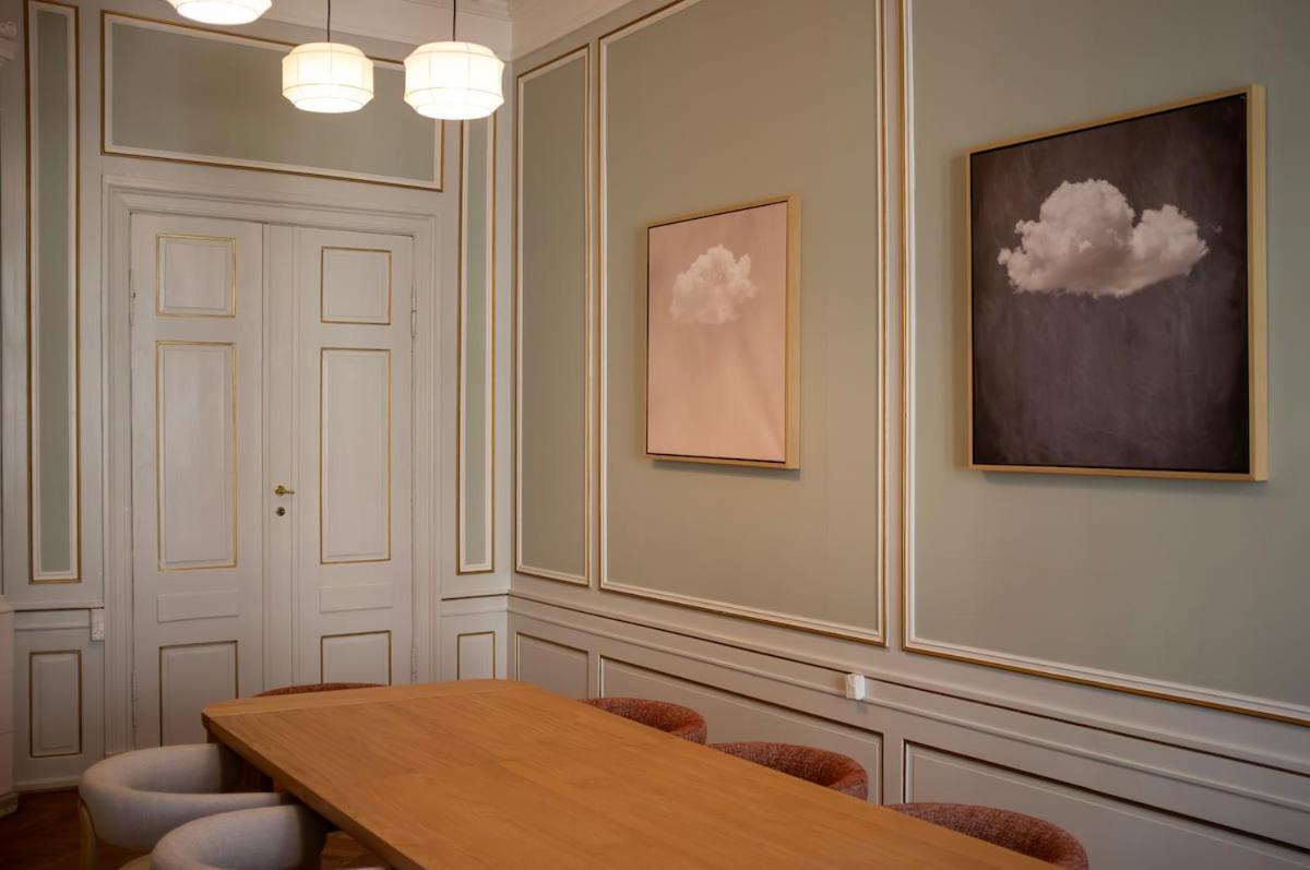 Royal And Luxurious 5br *